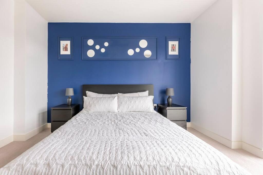 Stylish & Comfortable Top-Floor Flat In Harrow London Exterior photo